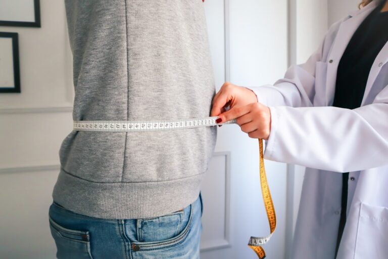 السمنة الهيكلية العظمية تتسارع التدهور الجسدي والإدراكي والصحة النفسية