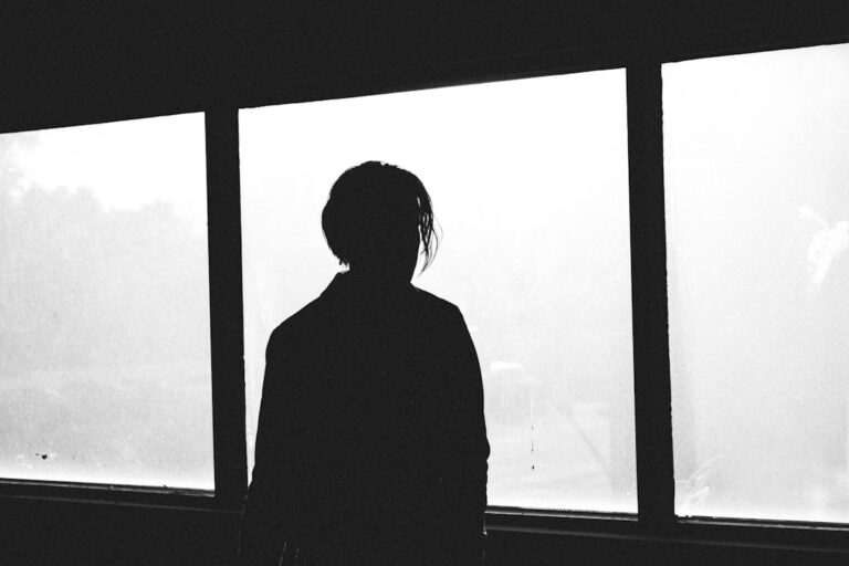 تنوع العوامل الوراثية للاكتئاب مرتبط بمستويات الإجهاد المختلفة: دراسة واسعة النطاق.