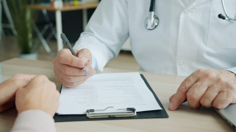 مراجعات الأدوية التي يقودها الأطباء: تحليل اقتصادي لمرضى الأمراض النفسية والسكري