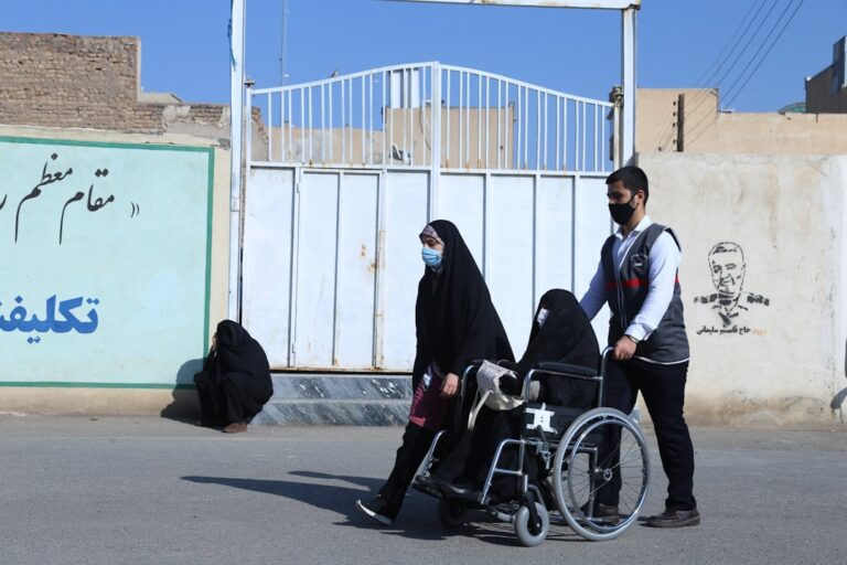 تحديات نفسية واجتماعية للأمهات ذوات الأطفال ذوي الإعاقة في إيران: دراسة نوعية
