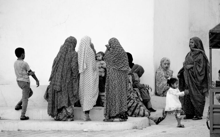 مقياس جديد يقيس الإساءات الدقيقة للاجئين ويكشف تأثيرها على الصحة النفسية والجسدية
