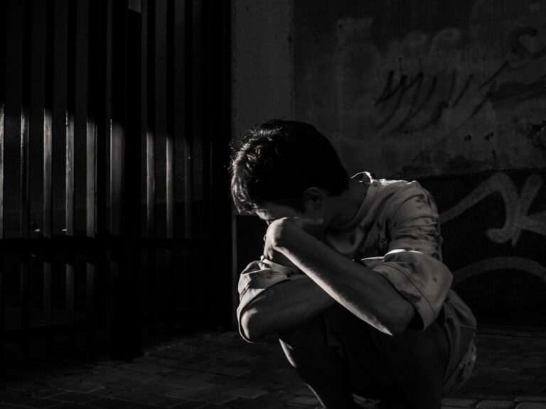 انتشار الاكتئاب السريري وغير السريري بين المراهقين: دراسة وبائية مهمة