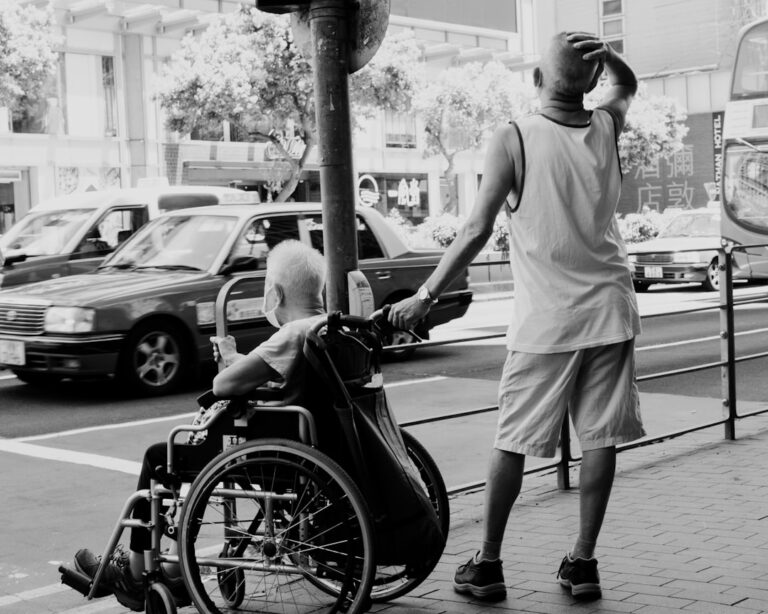 آراء العاملين في تنفيذ تدخلات لذوي الإعاقات الخلقية: مراجعة منهجية شاملة