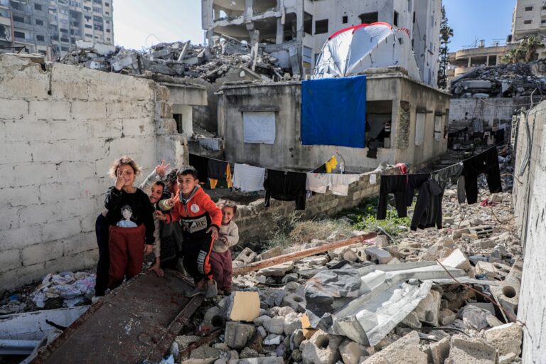 أطفال غزة النازحون: صدمة وحمل نفسي ثقيل خلال الحرب