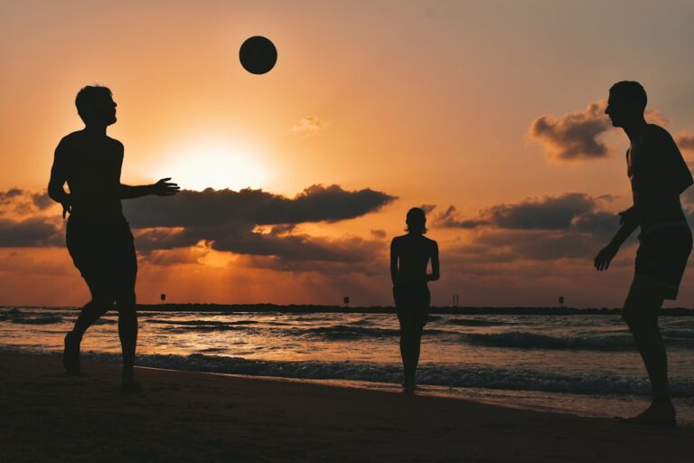 السياحة الرياضية الدولية: تعزز الصحة النفسية والرفاهية عبر آليات نفسية وثقافية