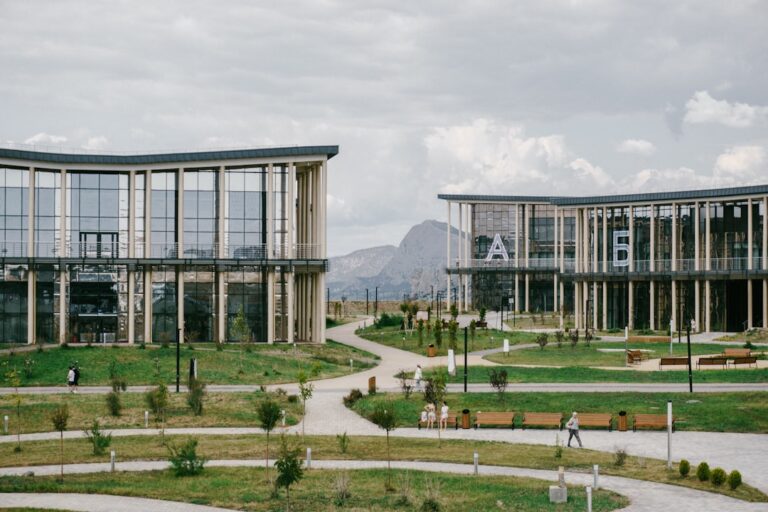 تجارب ميدانية تحوّل طلاب جامعة التنمية البيئية المستدامة: من قاعات الدرس إلى المجتمعات