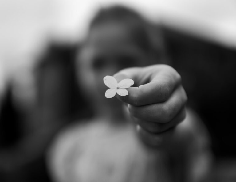توصيات من العاملات الجنسيات الشابات وصائدي المخدرات: ما نحتاجه لا ما يُعطى