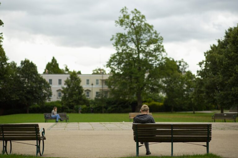 حدائق صديقة للصحة النفسية: دراسة تكشف عوامل حماية للنساء من الاكتئاب