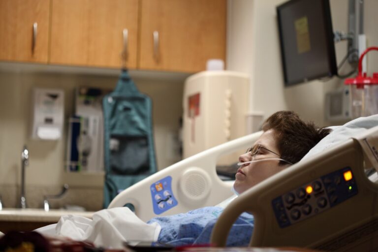 أعباء الحرب الخفية: دراسة حول الأرق وضيق النفس لدى طلاب الطب في سوريا المتضررة من النزاع